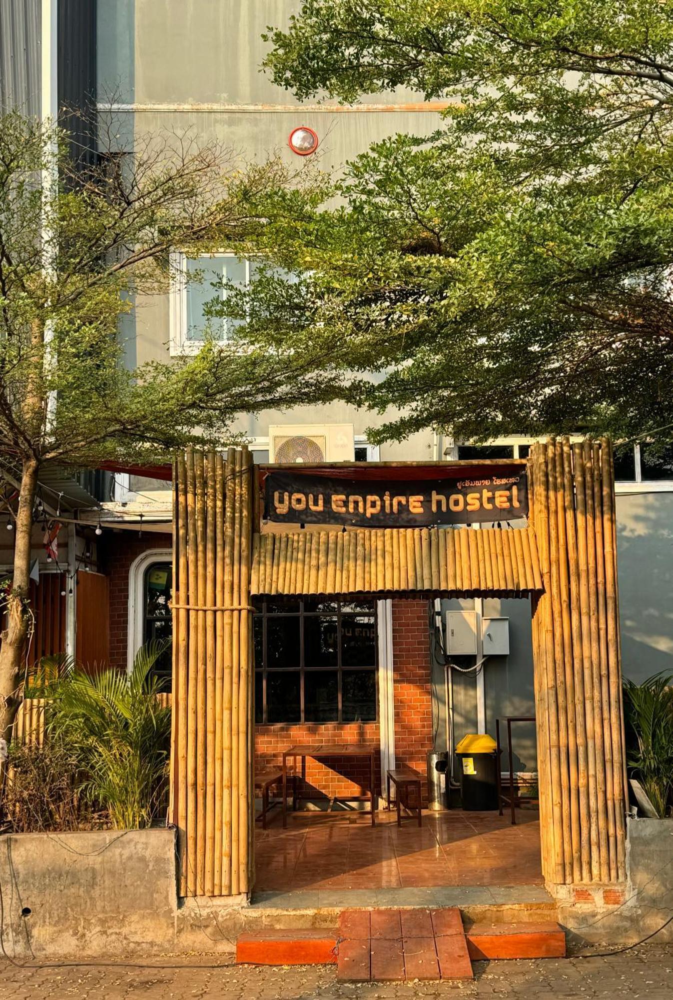 You Empire Hostel & Bar Pakse Dış mekan fotoğraf