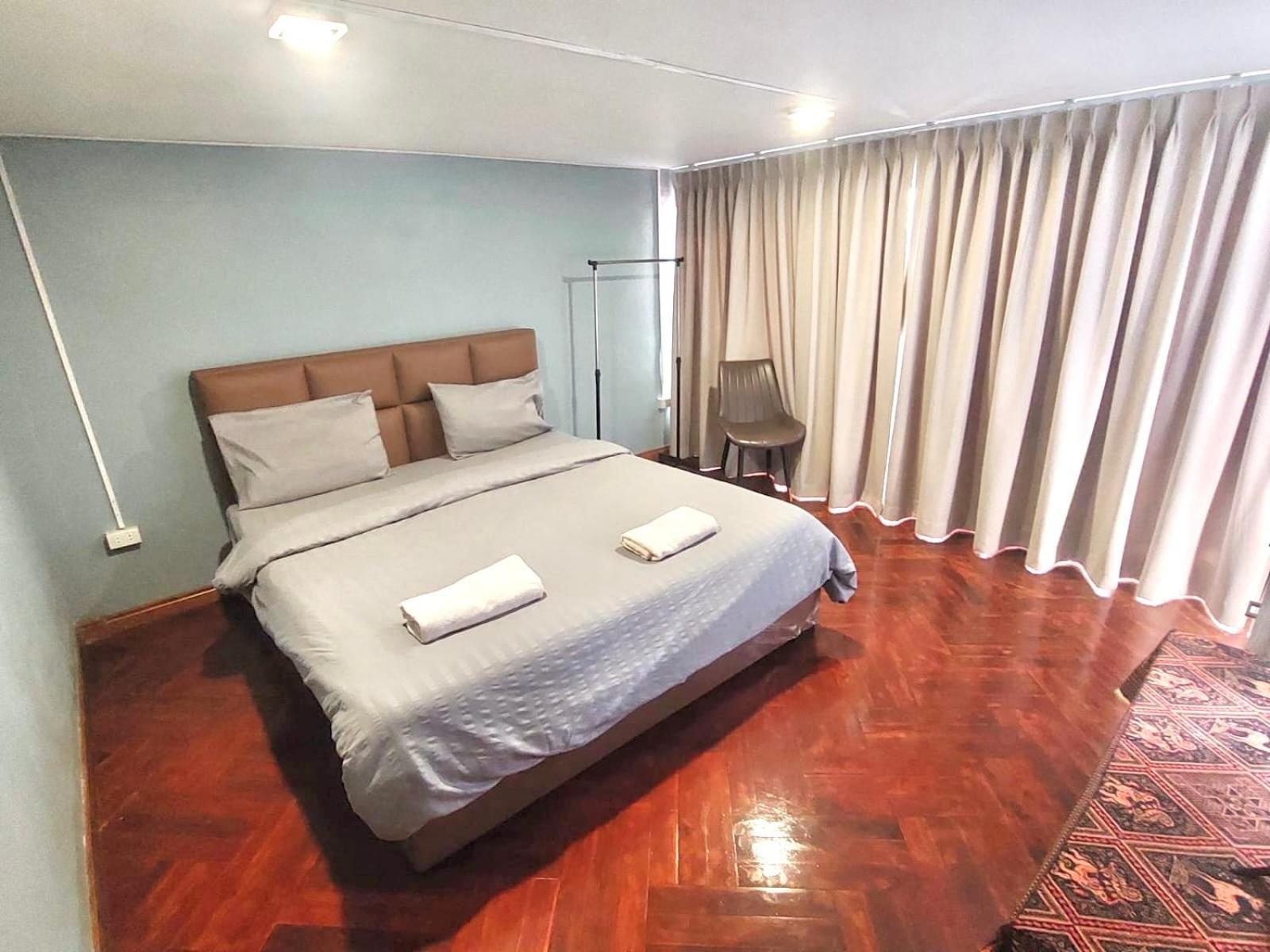 You Empire Hostel & Bar Pakse Dış mekan fotoğraf